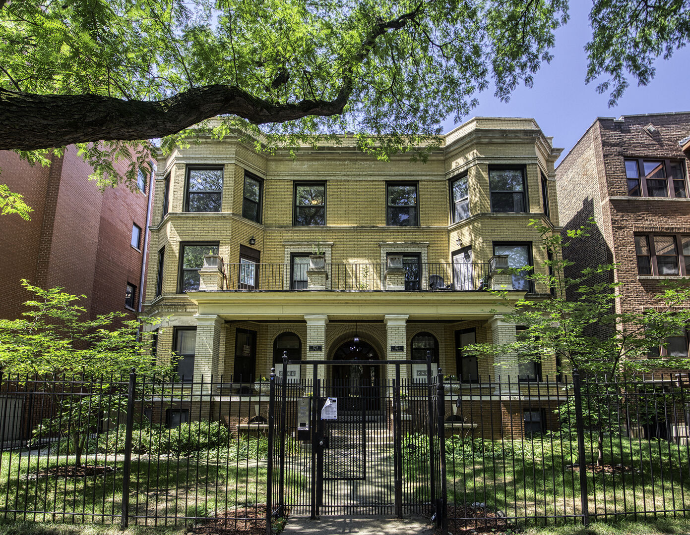 Property Photo: 5224 N Winthrop Avenue 3B IL 60640
