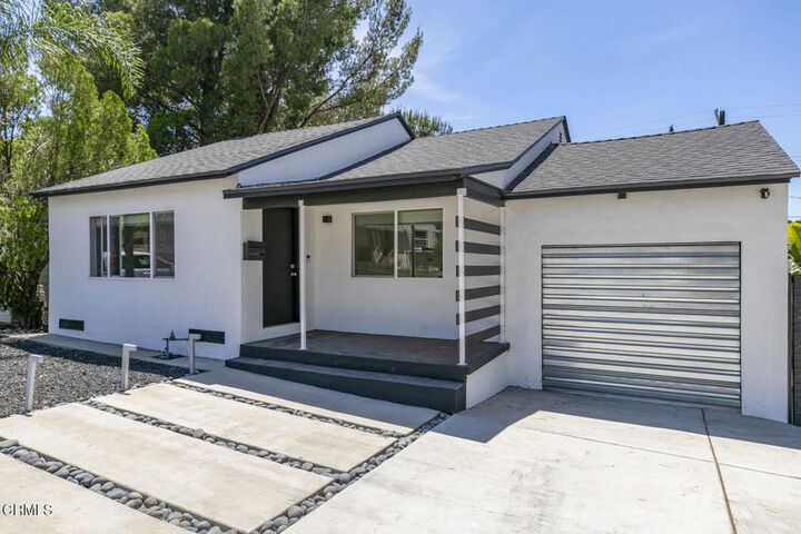 Property Photo: 10609 Fernglen Avenue CA 91042