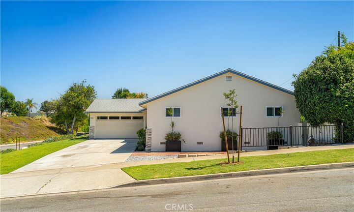 Property Photo:  981 Russell Street  CA 90631 
