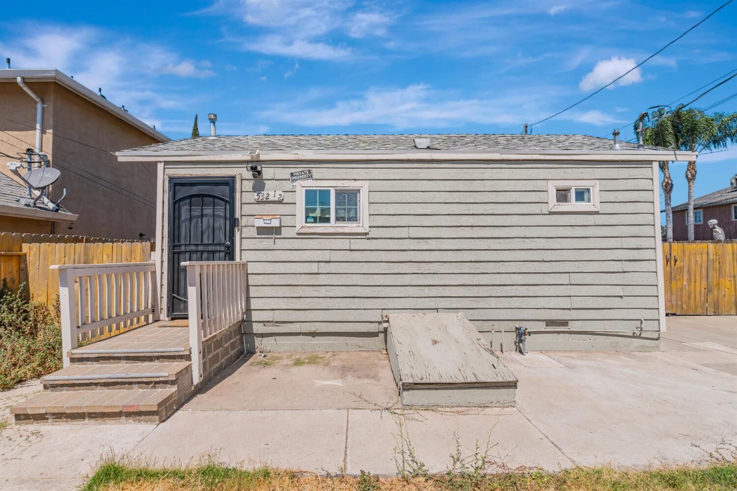 Property Photo: 536 E Locust CA 95240