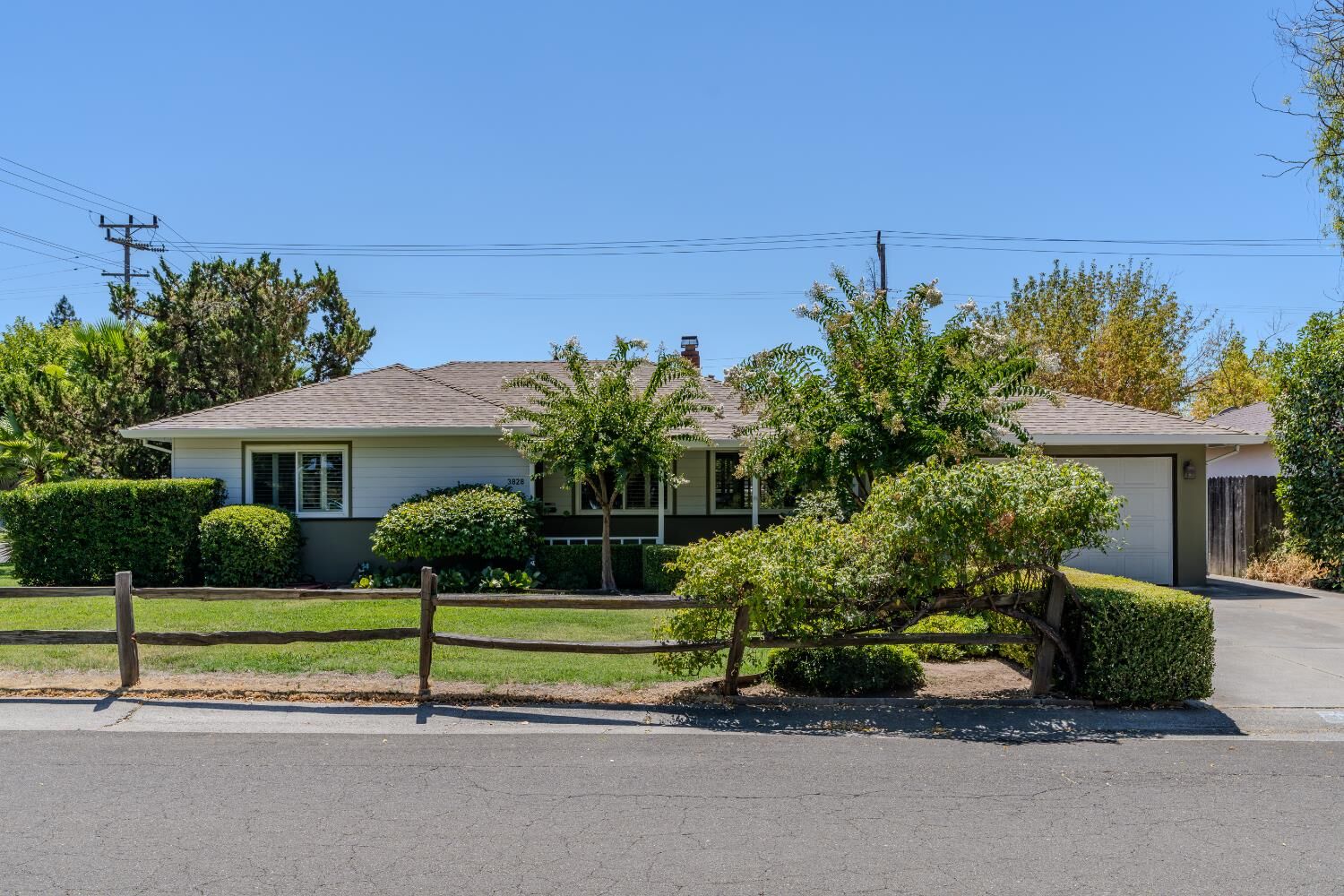 Property Photo:  3828 William Way  CA 95821 