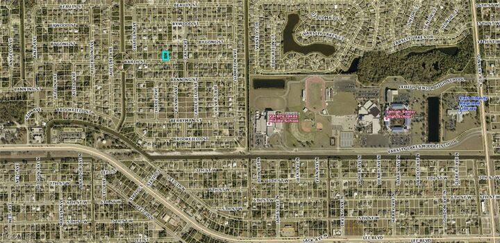 Property Photo: 5006 Barth Street FL 33971