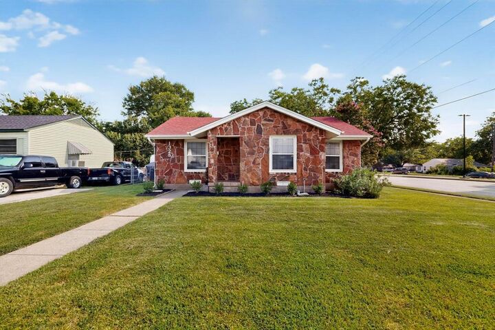 Property Photo: 1328 Lakeside Drive TX 75040