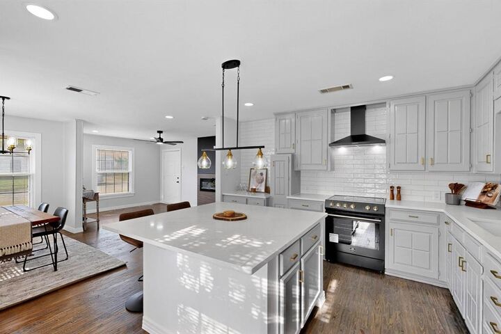 Property Photo: 1328 Lakeside Drive TX 75040