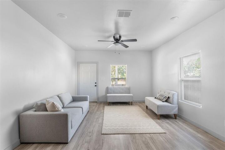 Property Photo:  3018 Crossman Avenue  TX 75212