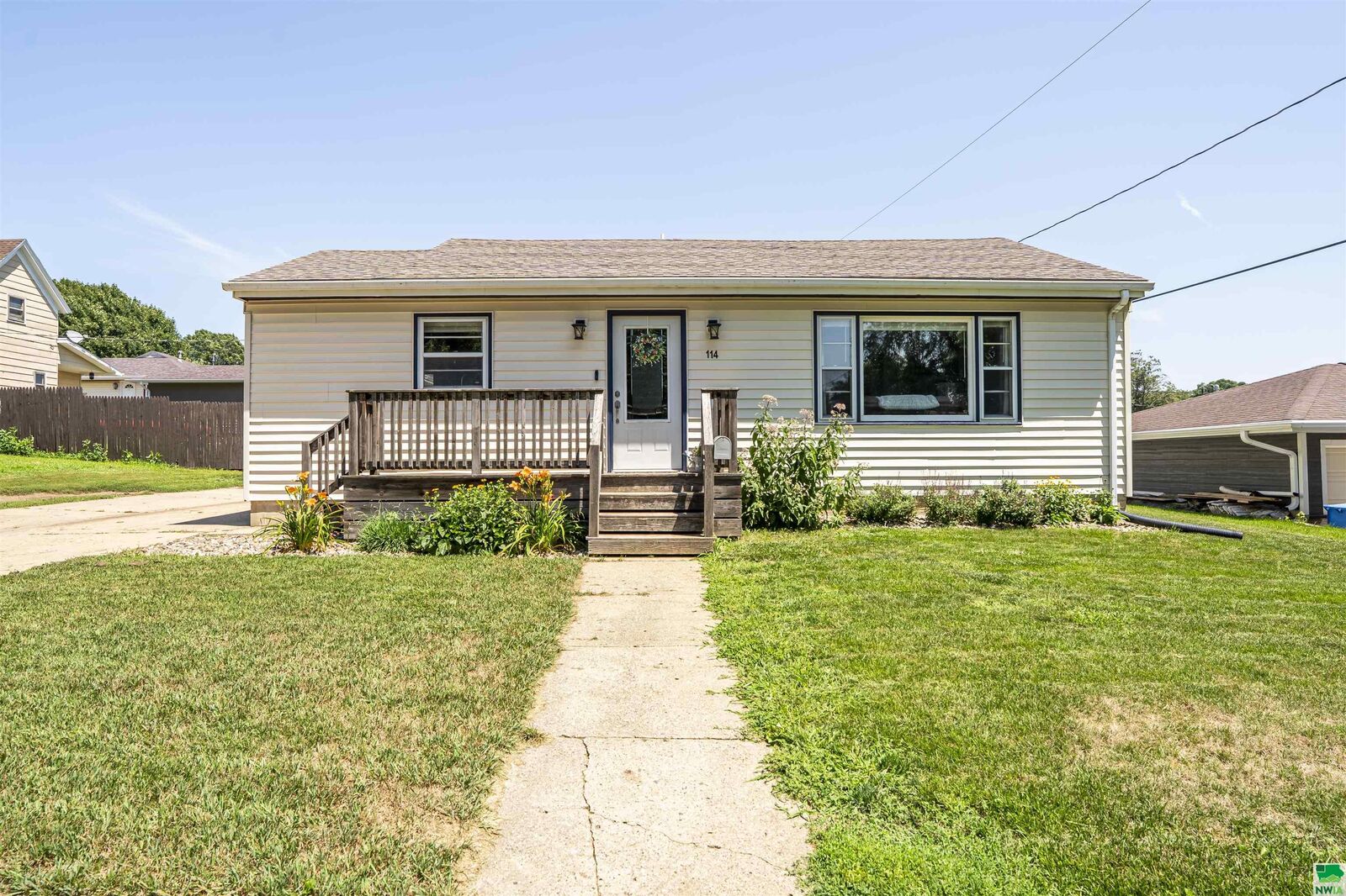Property Photo: 114 9th Ave SE IA 51031