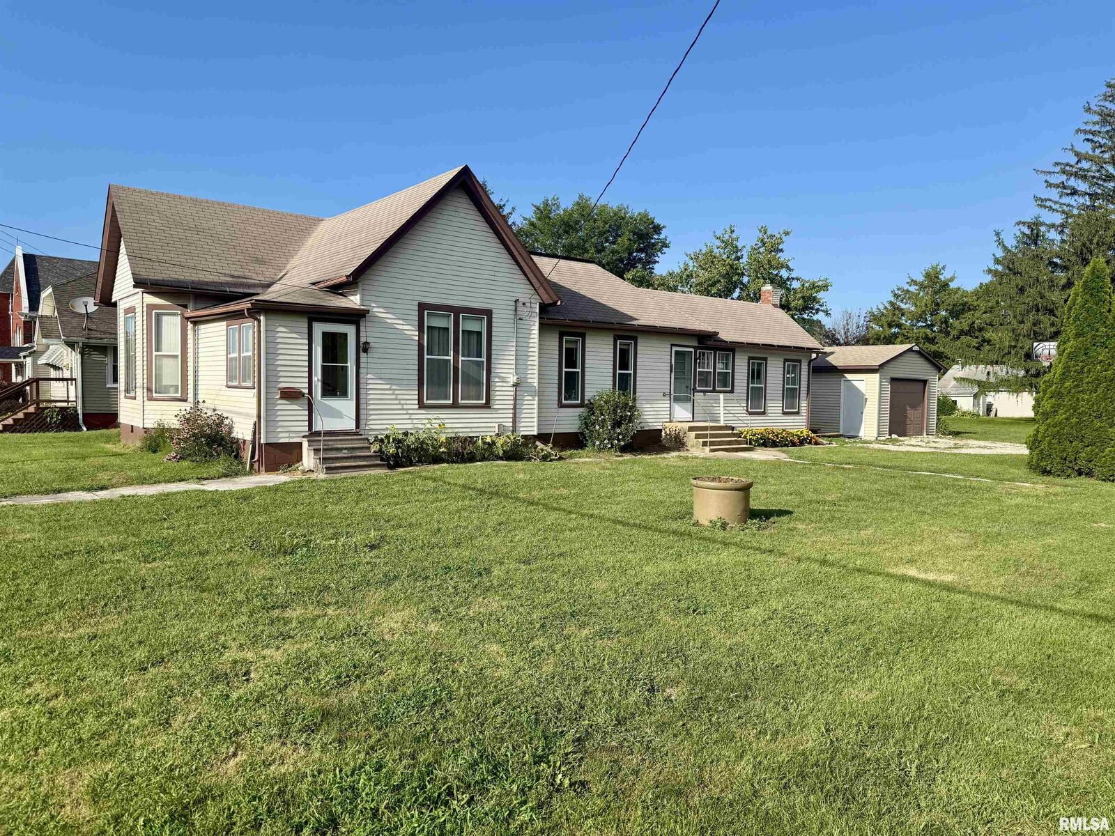 Property Photo: 209 S Broad Street IL 61448