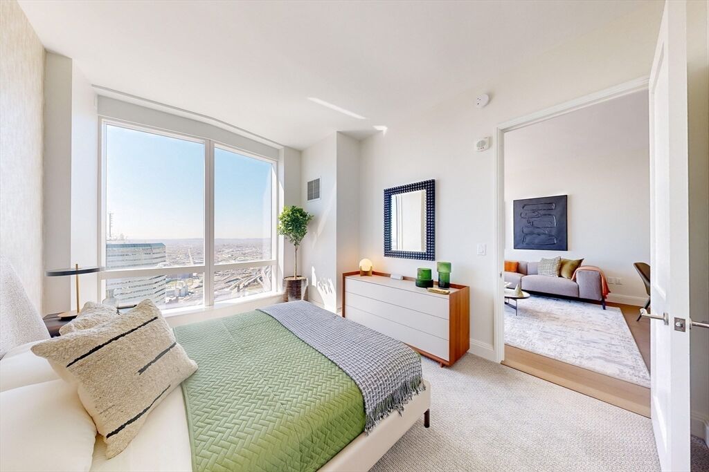 Property Photo:  240 Devonshire Street 4007  MA 02110 