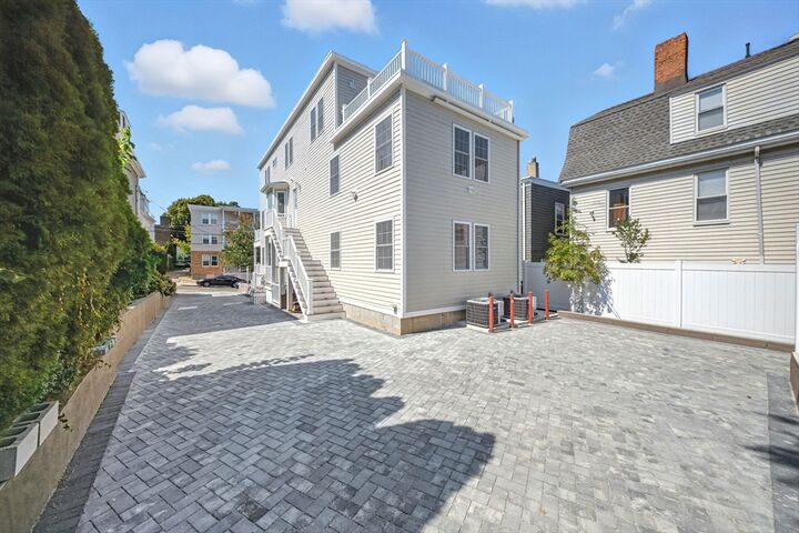 Property Photo:  17 Bond St 2  MA 02145 