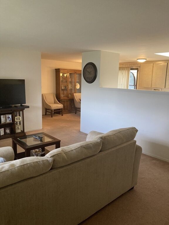 Property Photo: 6 Mulberry Dr MA 01960