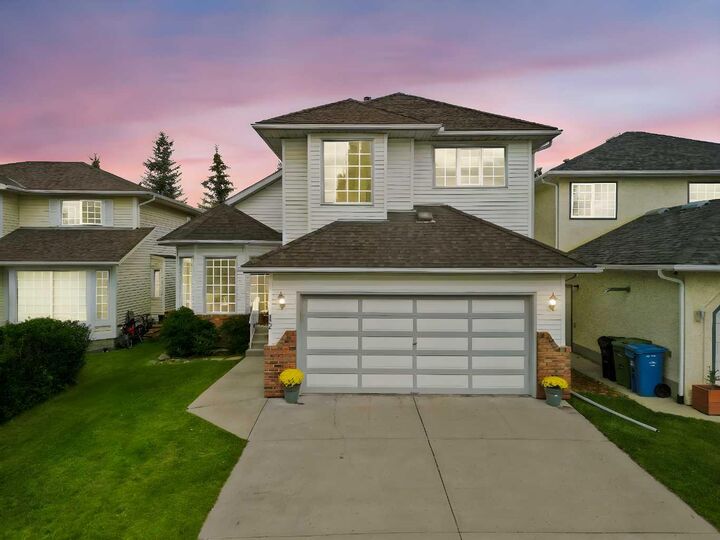 Property Photo:  12 Scanlon Green NW  AB T3L 1L3 