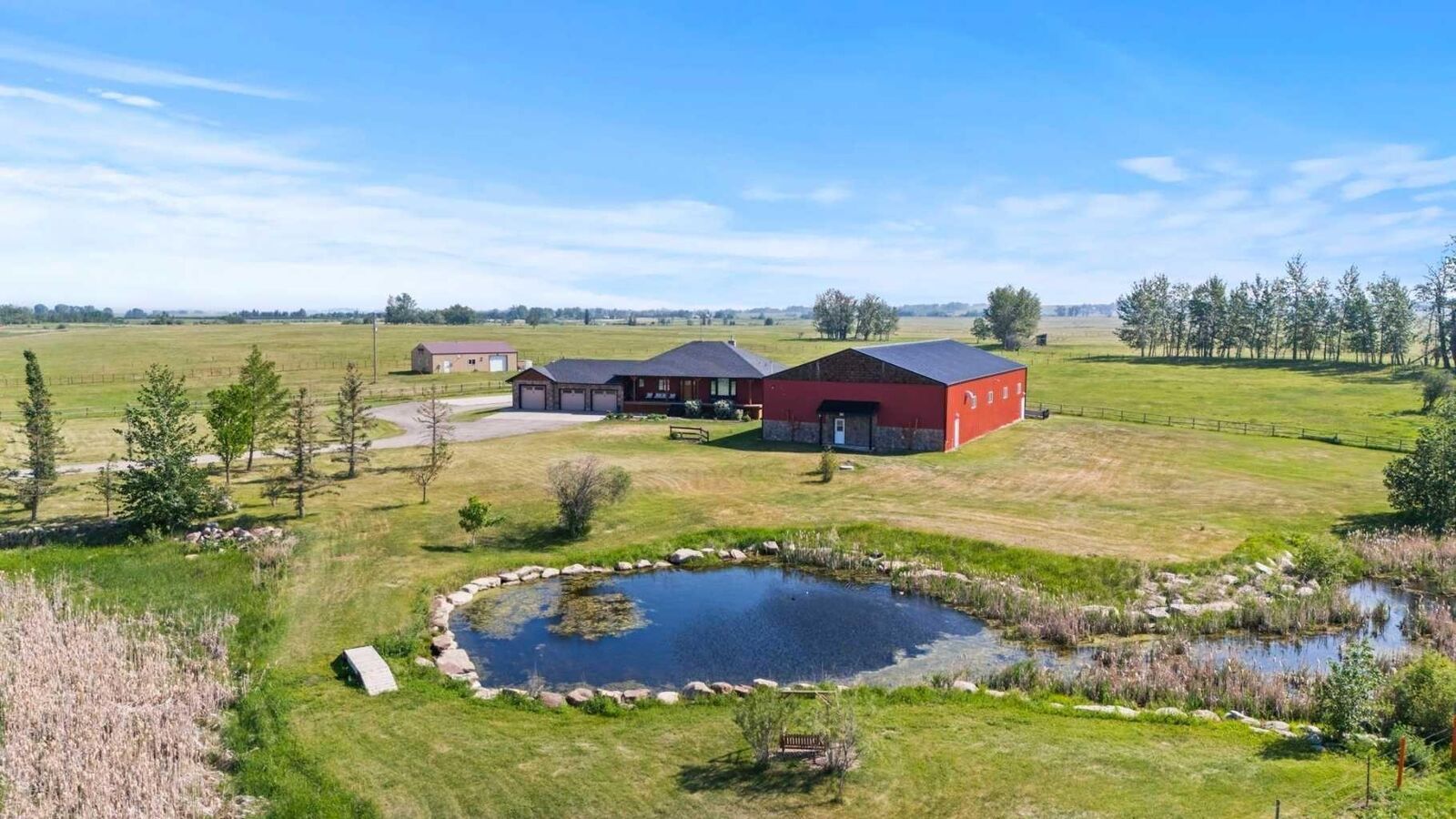 Photo de la propriété:  3100 Range Road 254  AB T1P 0K4 