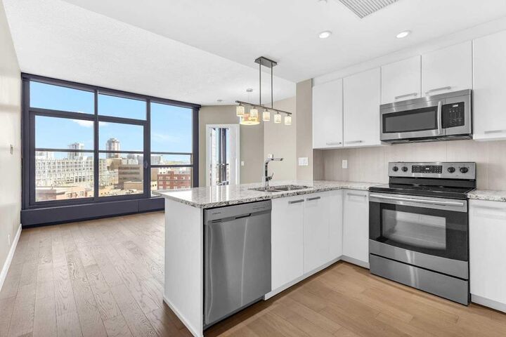 Property Photo:  225 11 Avenue SE 703  AB T2G 0G3 