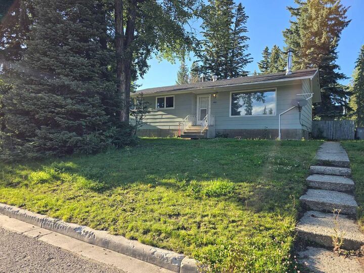 4006 4 Avenue  Edson AB T7E 1A1 photo