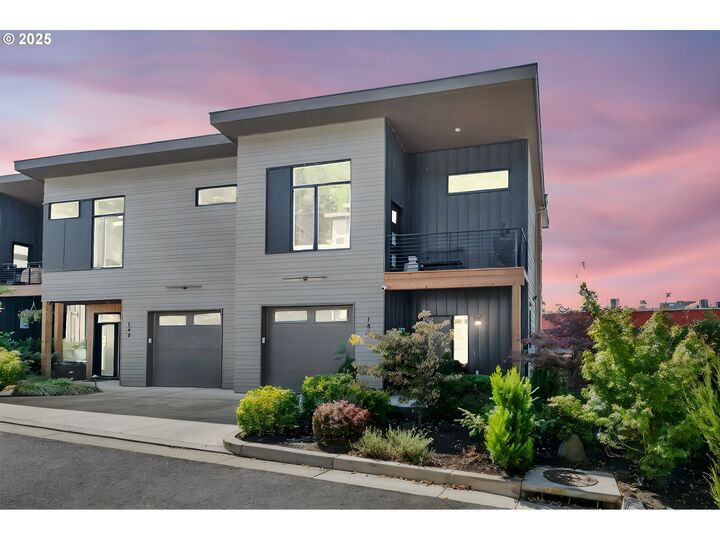 Property Photo:  147 Shelton McMurphey Blvd  OR 97401 