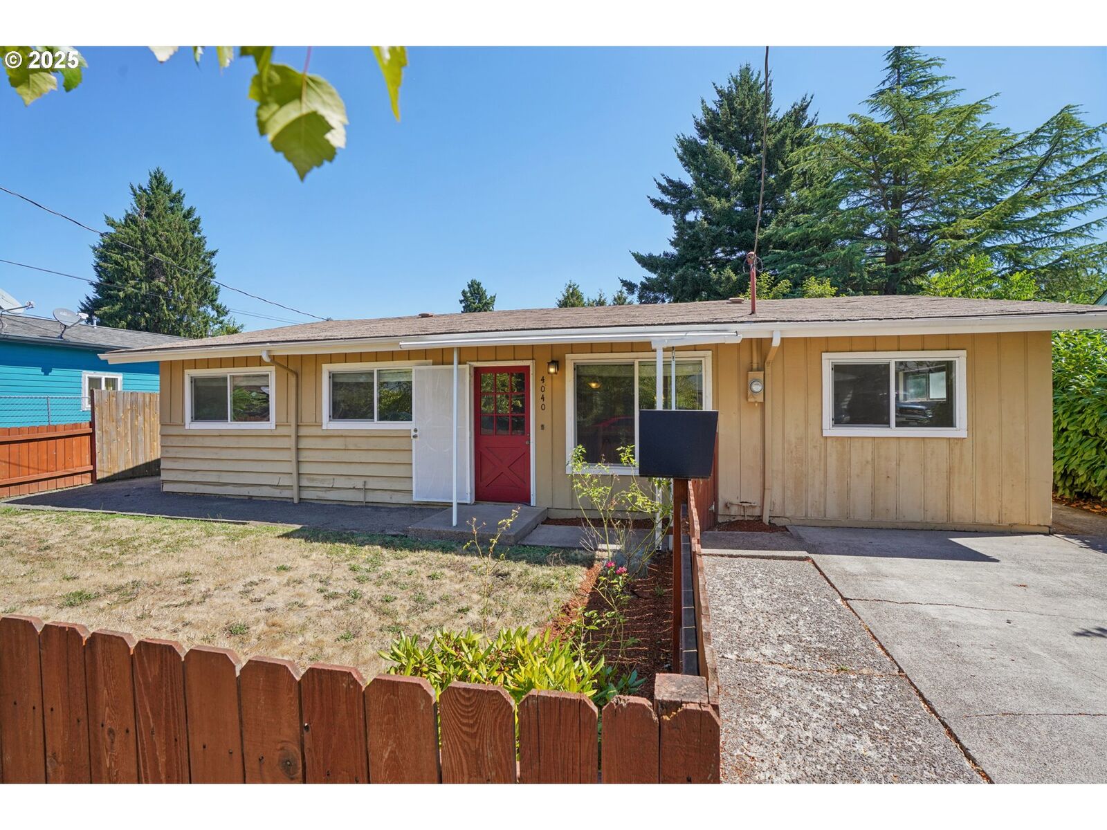 Property Photo:  4040 SE 79th Ave  OR 97206 