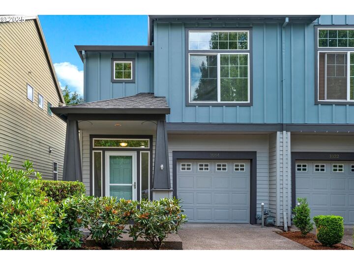 Property Photo: 1034 SE Bacarra St OR 97123