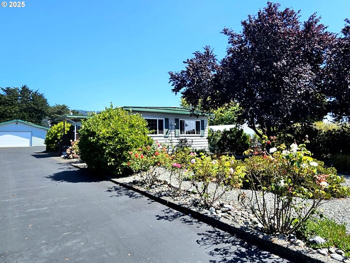 Property Photo:  15961 Bay View Dr  OR 97415