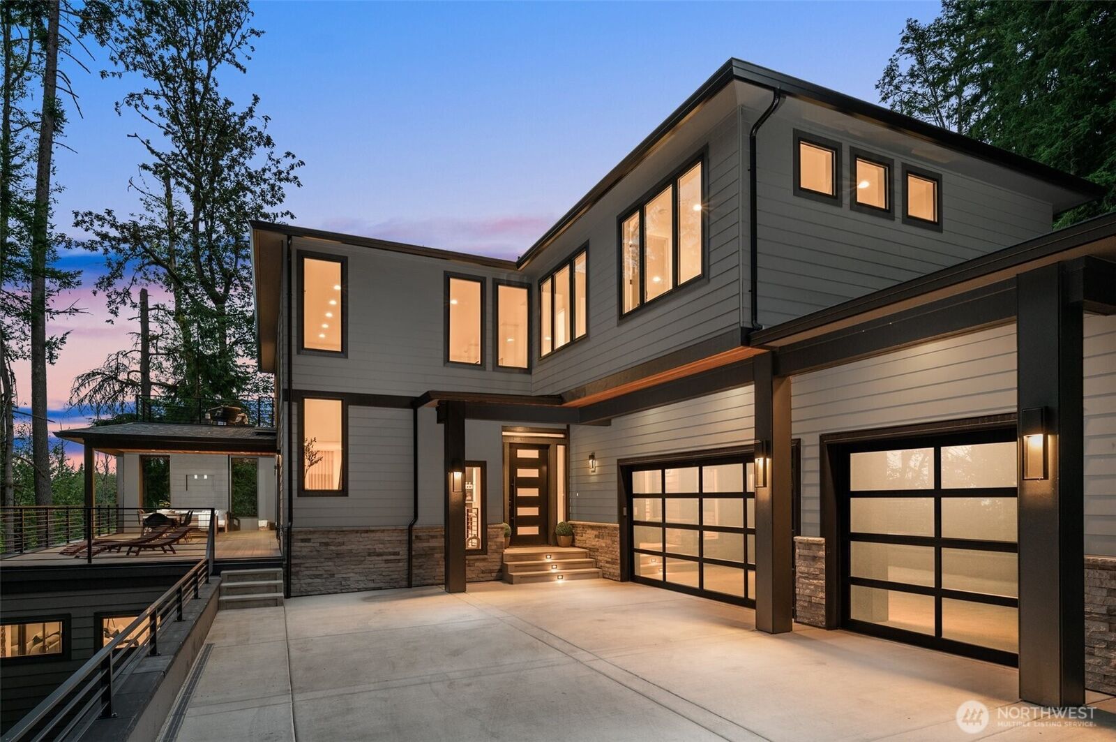 Property Photo:  17750 SE 63rd Place  WA 98006 