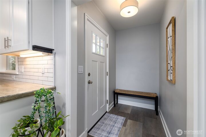 Property Photo: 1116 E Section Street WA 98274