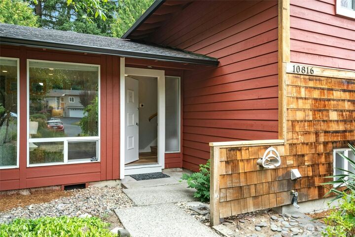 Property Photo: 10816 NE 154th Place WA 98011