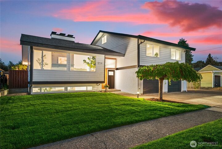 Property Photo: 714 High Avenue S WA 98057
