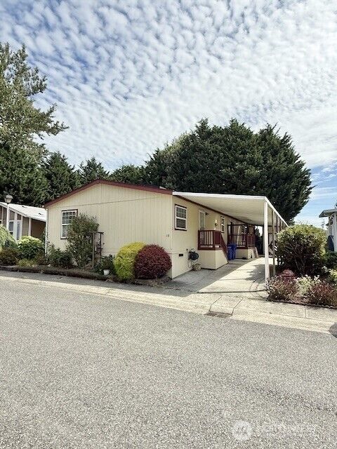 Property Photo: 11100 4th Avenue 28 WA 98204