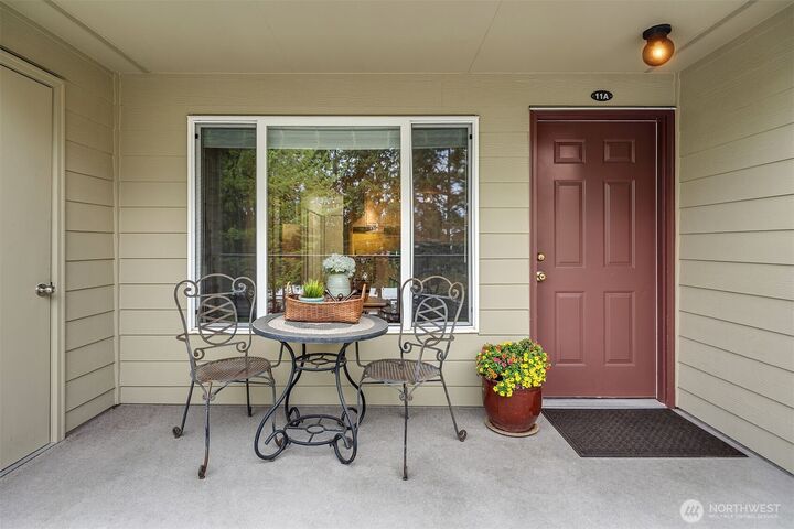 Property Photo: 2933 76th Avenue SE 11A WA 98040