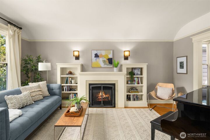 Property Photo: 2146 4th Avenue W WA 98119