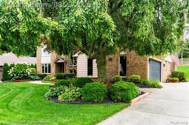 Property Photo: 46255 Greenridge Drive MI 48167