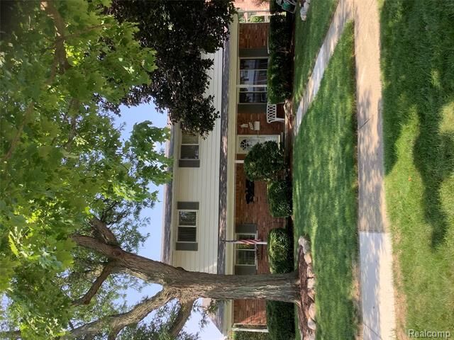 16319 Wayne Road  Livonia MI 48154 photo
