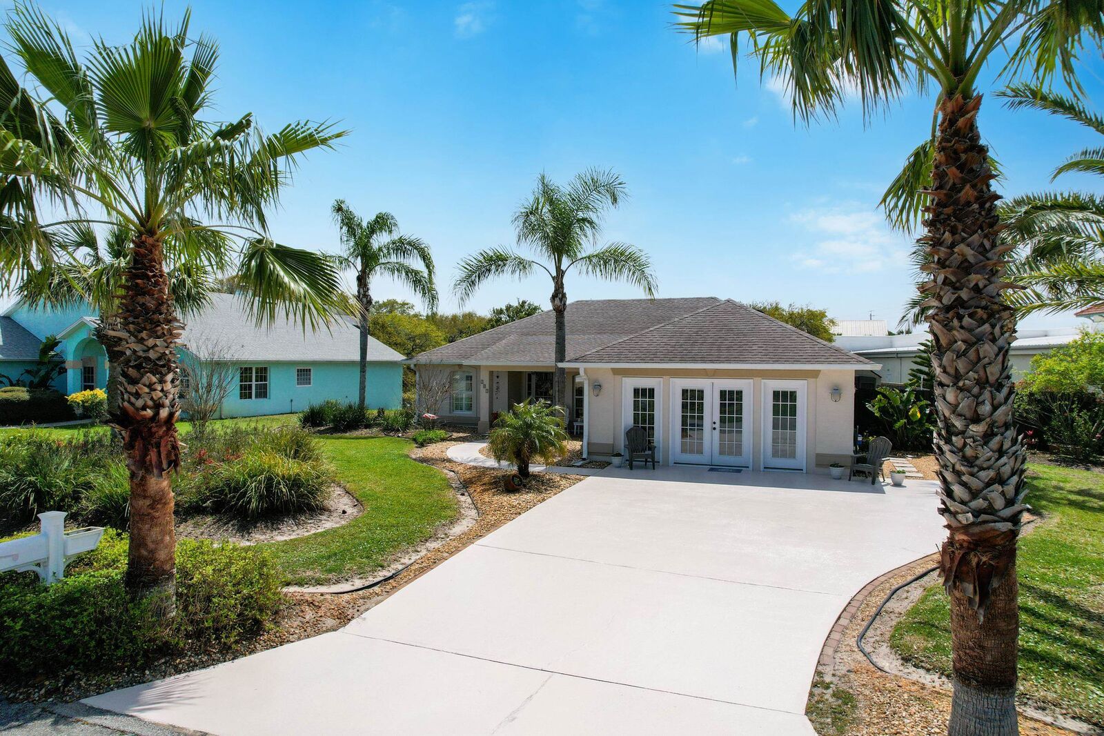 Property Photo:  107 Sandpiper Blvd  FL 32080