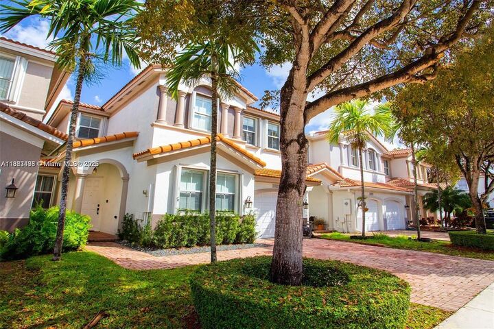 10857 NW 84th St  Doral FL 33178 photo