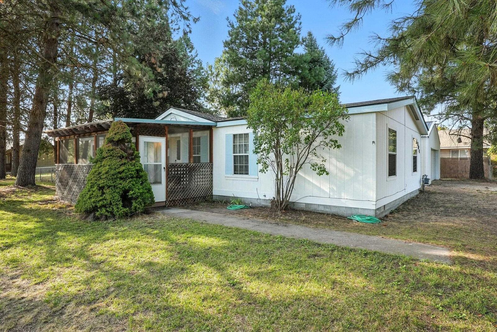 Property Photo: 504 S Center St WA 99109