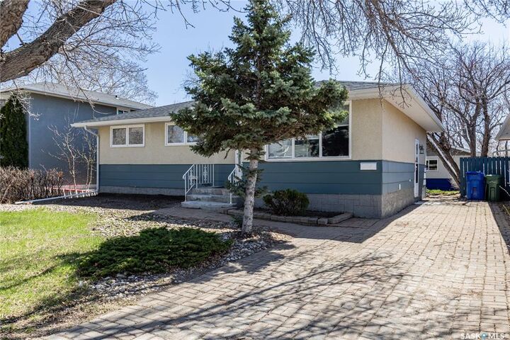 Property Photo:  39 Fuhrmann Crescent  SK S4R 5S4 