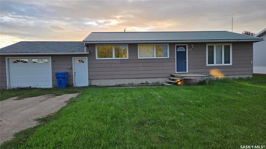 Property Photo: 216 1st Street W SK S0C 0S0