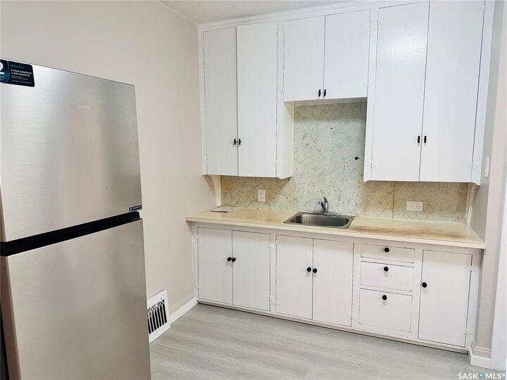 Property Photo: 1705 Quebec Street SK S4P 1J4