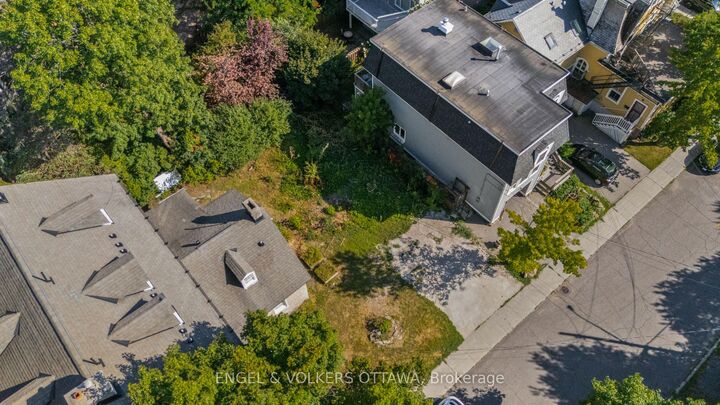 Property Photo: 69 Thomas Street ON K1M 2B2