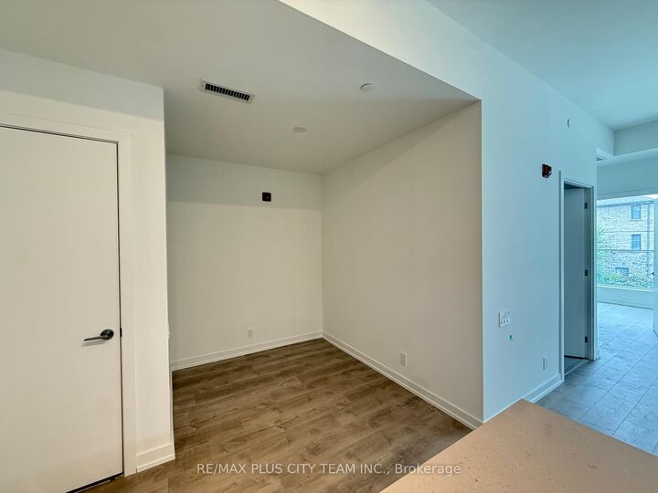 Property Photo:  722 Marlee Avenue 202  ON M6B 3J7 