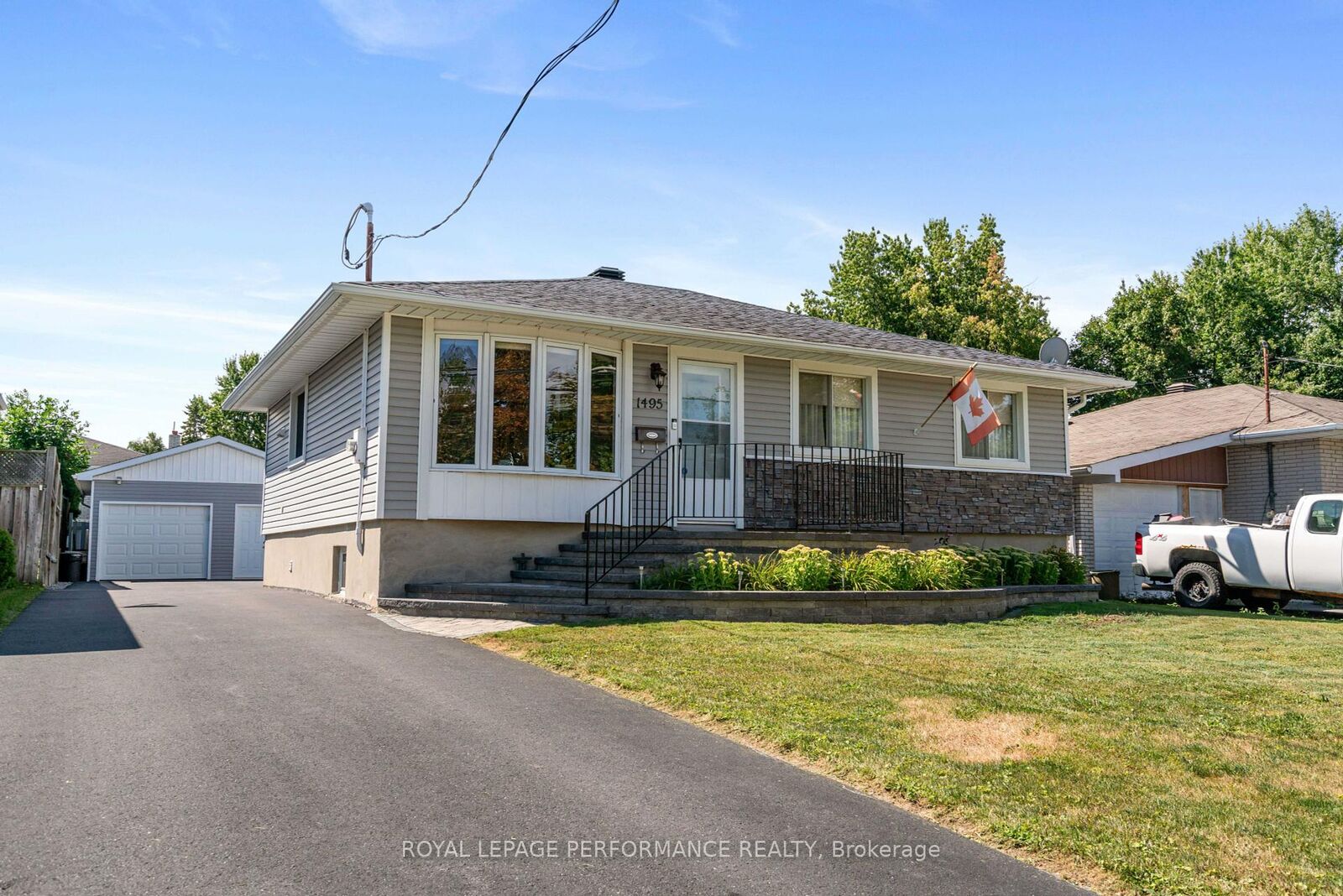 Photo de la propriété: 1495 Holy Cross Boulevard ON K6H 2W9