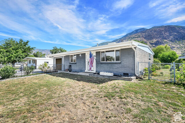 Property Photo: 942 N Monroe Ave UT 84404