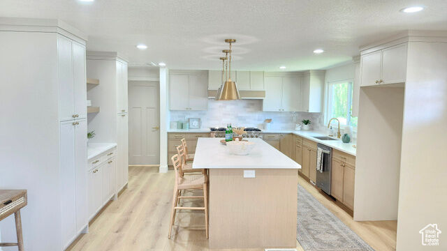 Property Photo: 4529 S Westview Dr UT 84124