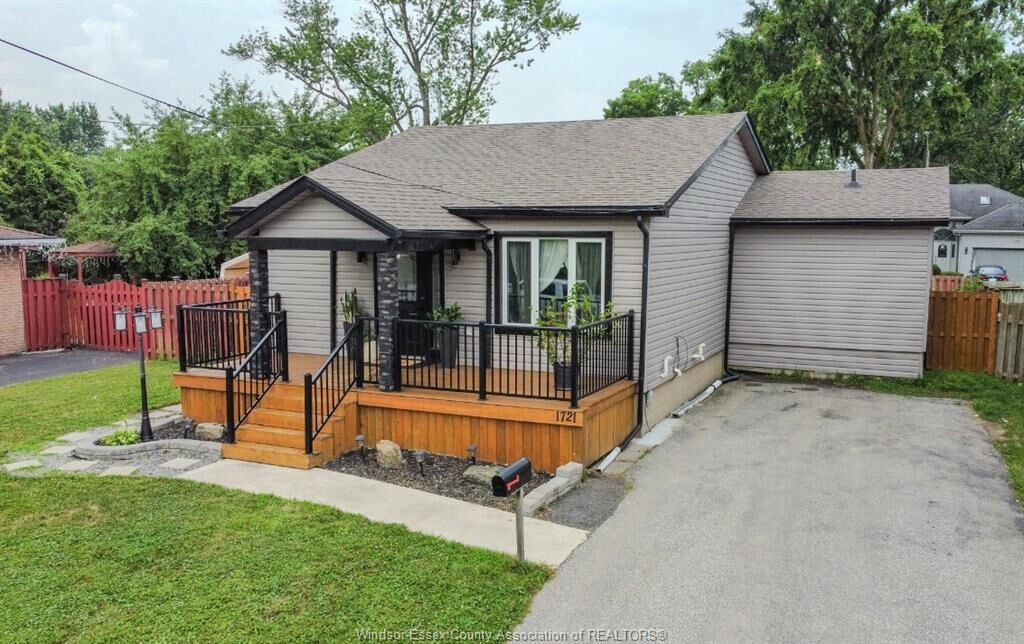 Property Photo:  1721 South Cameron  ON N9B 3C9 