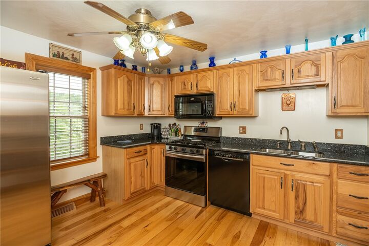 Property Photo:  1772 Saxonburg Blvd  PA 15084 