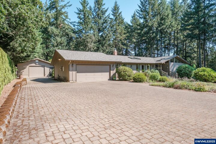 Property Photo: 2941 Inland Dr S OR 97302