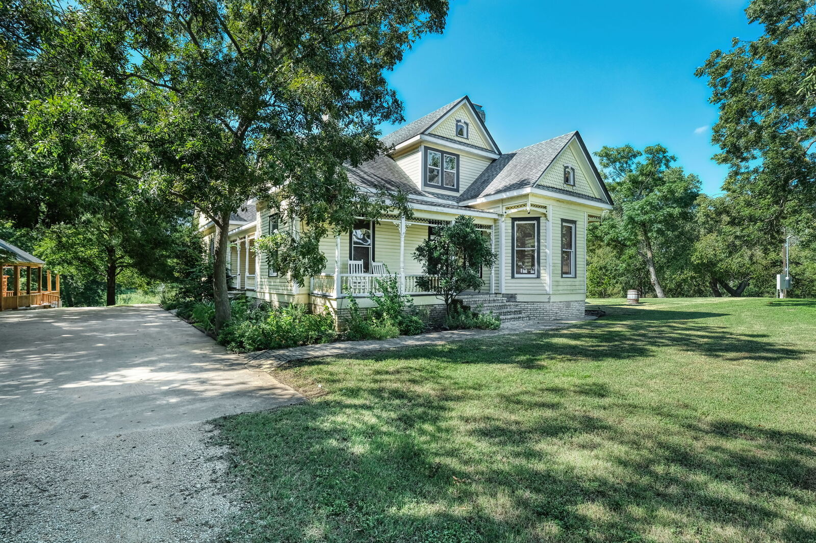 Property Photo: 11900 Fm 1660 TX 78634