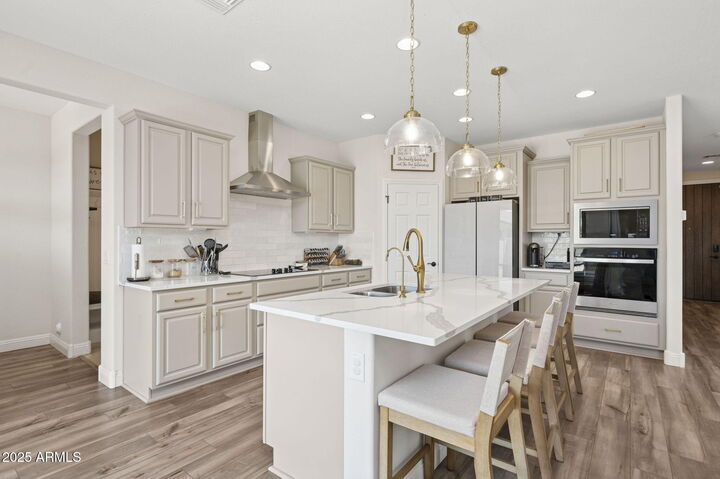Property Photo: 8949 W San Juan Avenue AZ 85305
