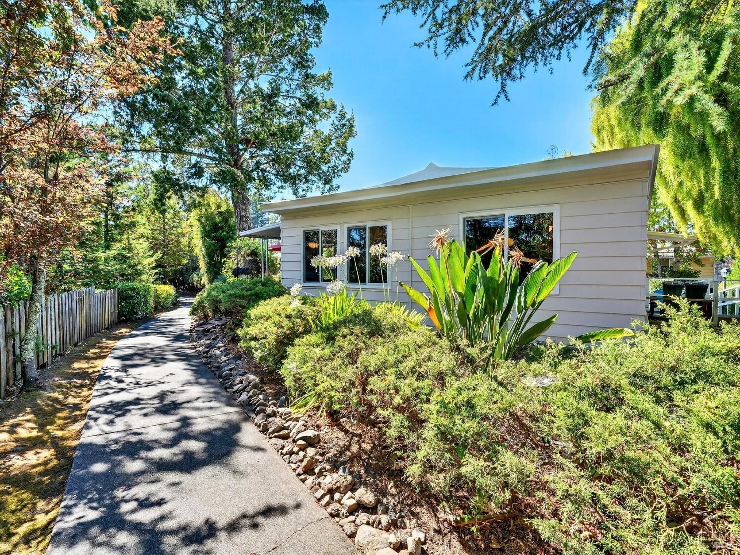 Property Photo: 71 Oakcreek Court CA 95409