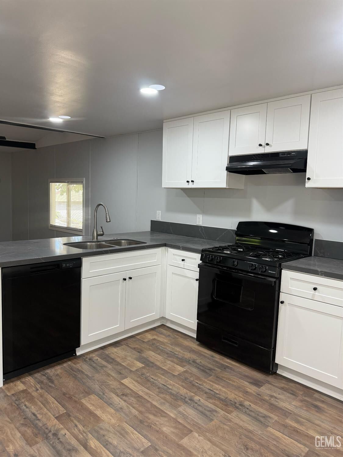 Property Photo:  4121 Balboa Street  CA 93240 