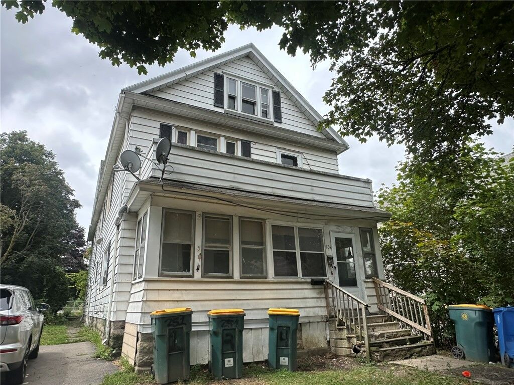 Property Photo: 251 Parkway NY 14608